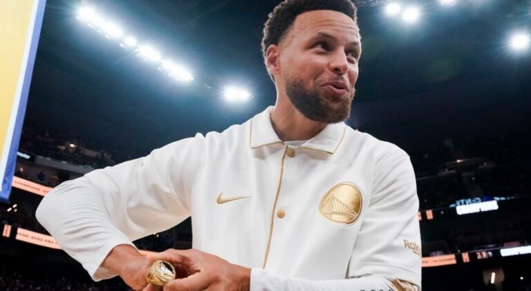 Stephen Curry, Warriors rejoice championship, beat Lakers
