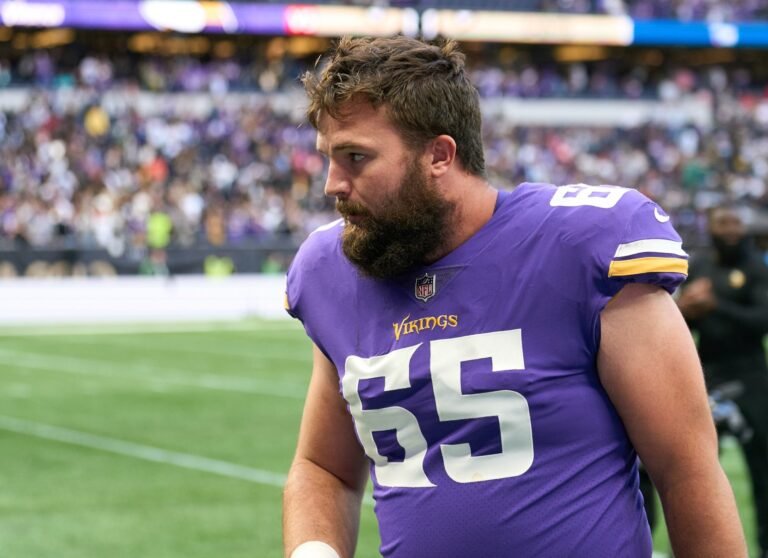 Vikings Carry Again One other Offensive Lineman