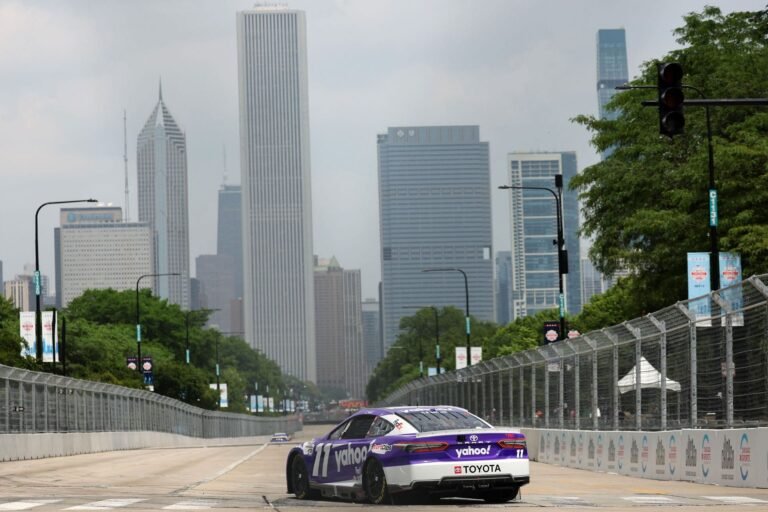 Beginning lineup for Grant Park 220 at Chicago Avenue Course, Denny Hamlin takes pole