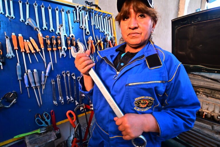 Bolivian Ladies Combat Prejudice to Be Accepted as Mechanics — World Points