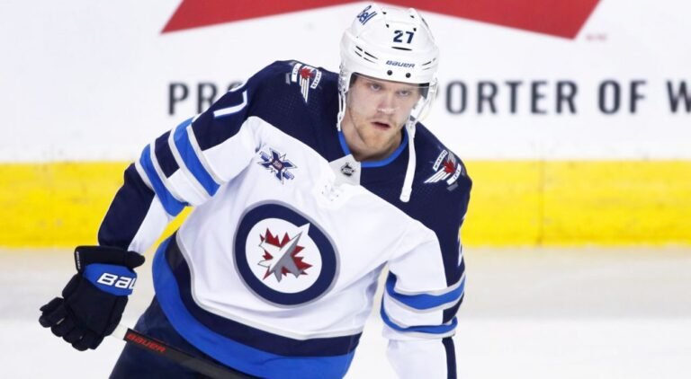 Ehlers, Perfetti amongst 4 Jets gamers carrying neck guards in observe