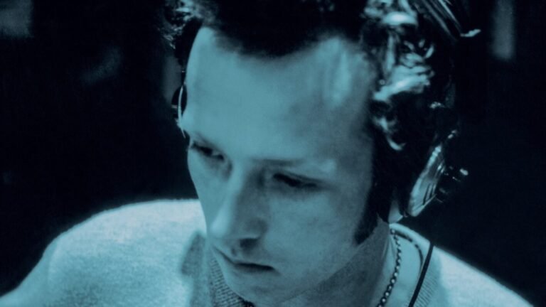 Major Wave strikes music rights take care of the property of Stone Temple Pilots singer Scott Weiland