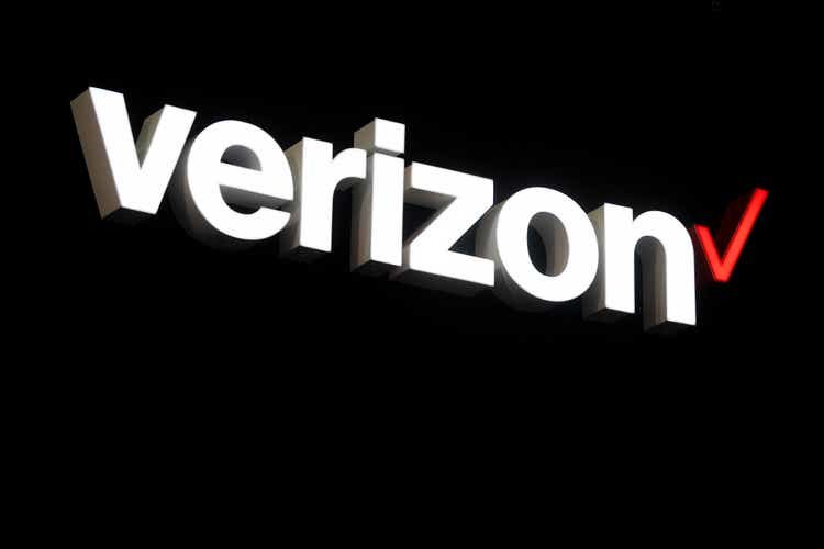 Verizon prone to snap its six-day streak in crimson (NYSE:VZ)